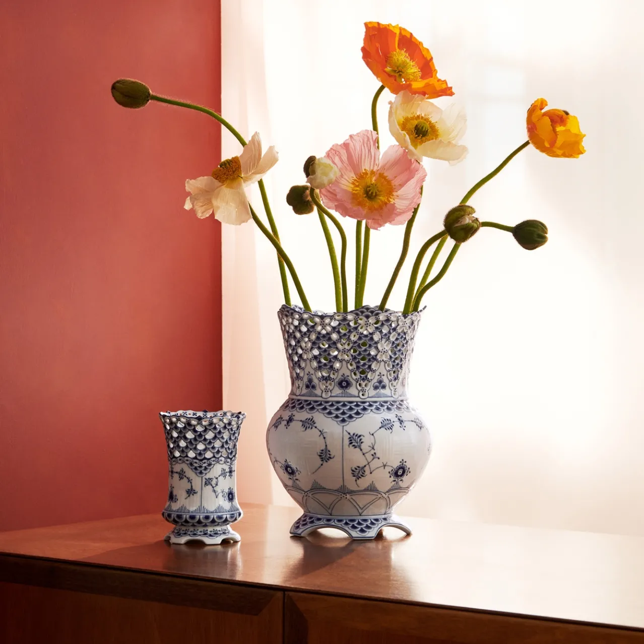 Blue Fluted Full Lace Vase, 22 cm