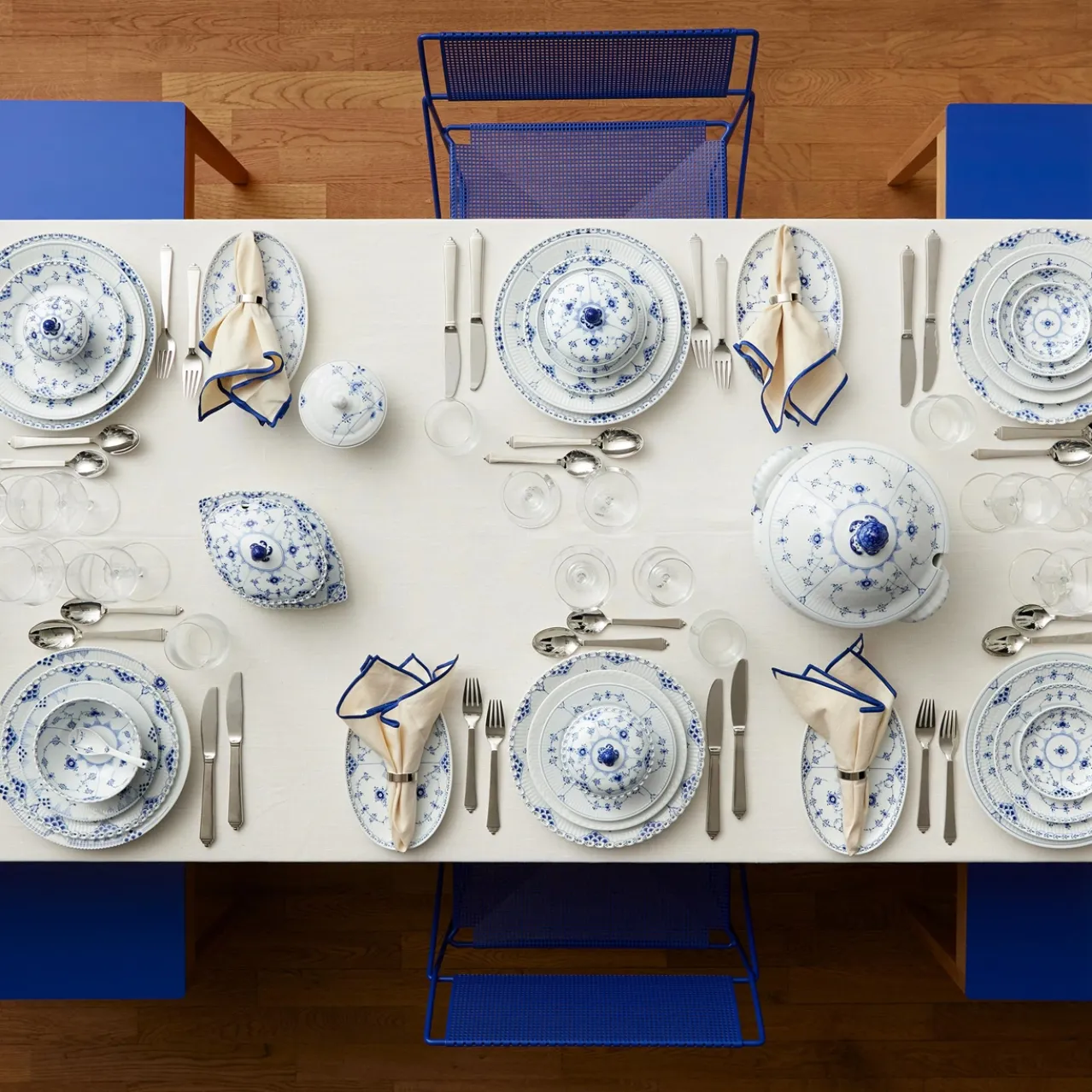 Blue Fluted Full Lace Bowl with Lid, 35 cl