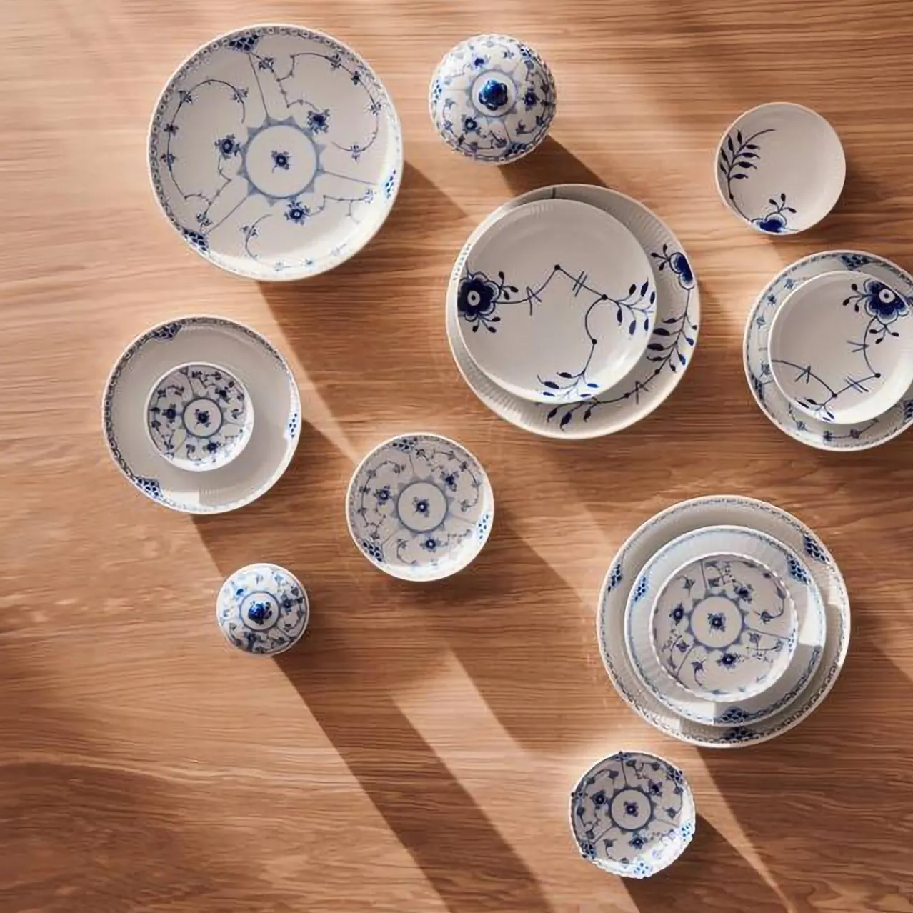 Blue Fluted Half Lace Bowl, 310 cl