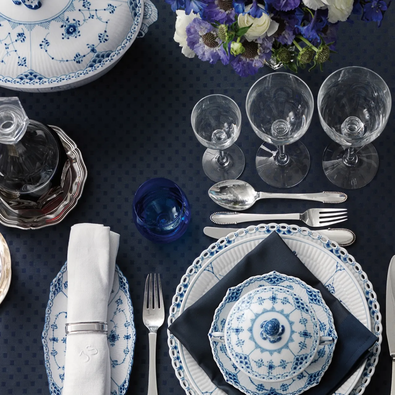 Blue Fluted Half Lace Tureen with Lid, 200 cl