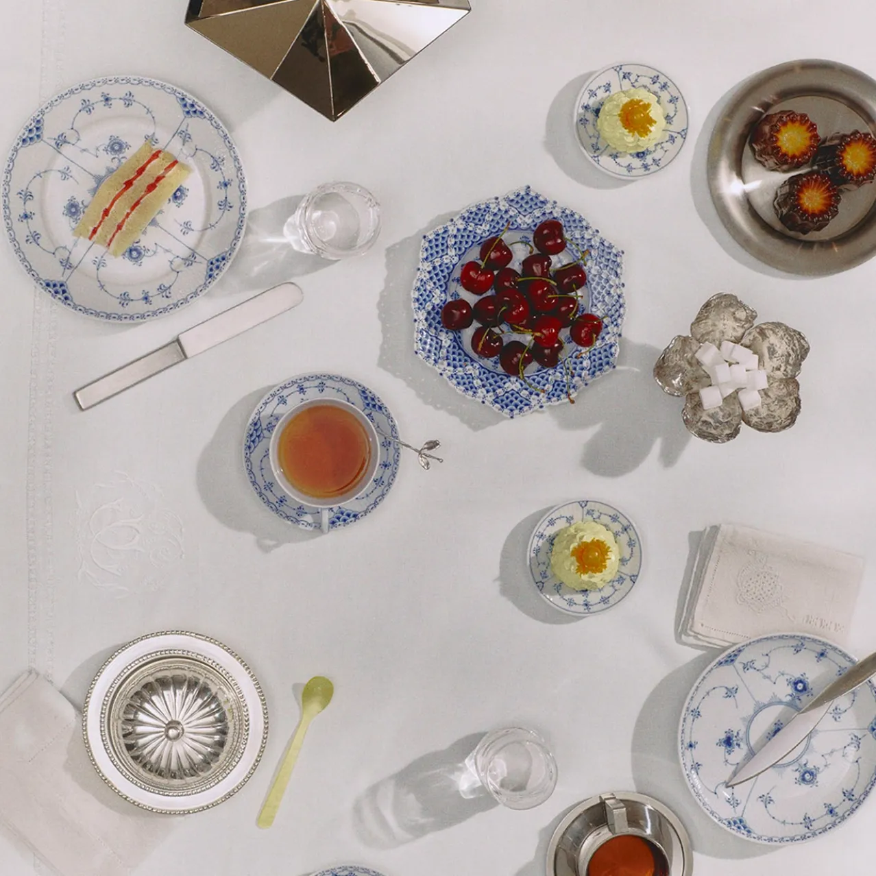 Blue Fluted Half Lace Plate, 22 cm