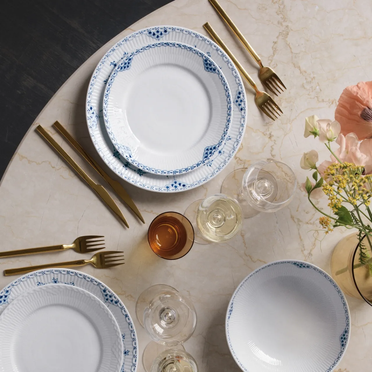 Blue Fluted Half Lace Plate, 27 cm