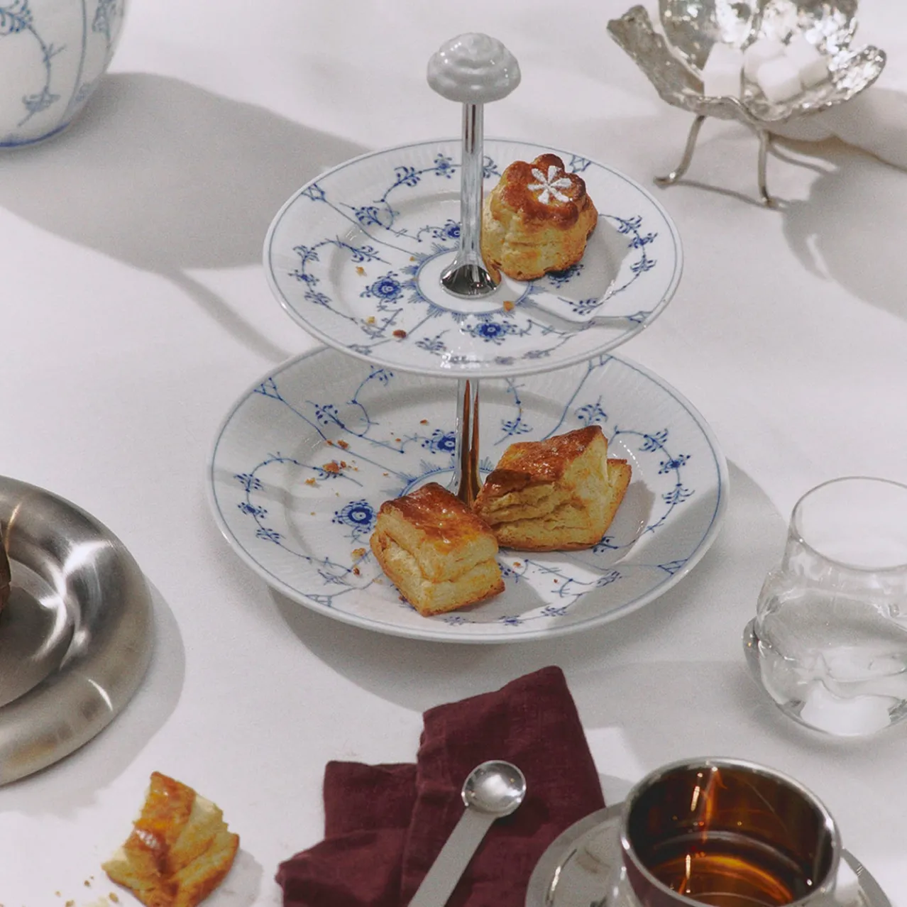 Blue Fluted Plain Étagère, 2 layers