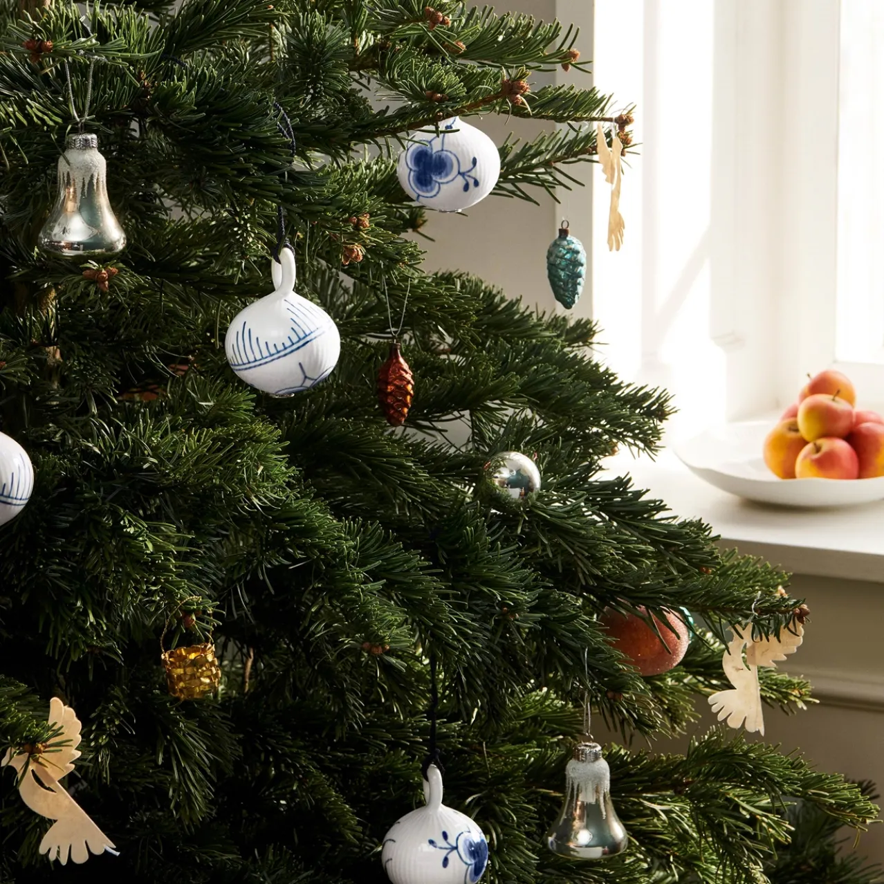 Blue Fluted Plain Christmas Bauble, 9.5 cm