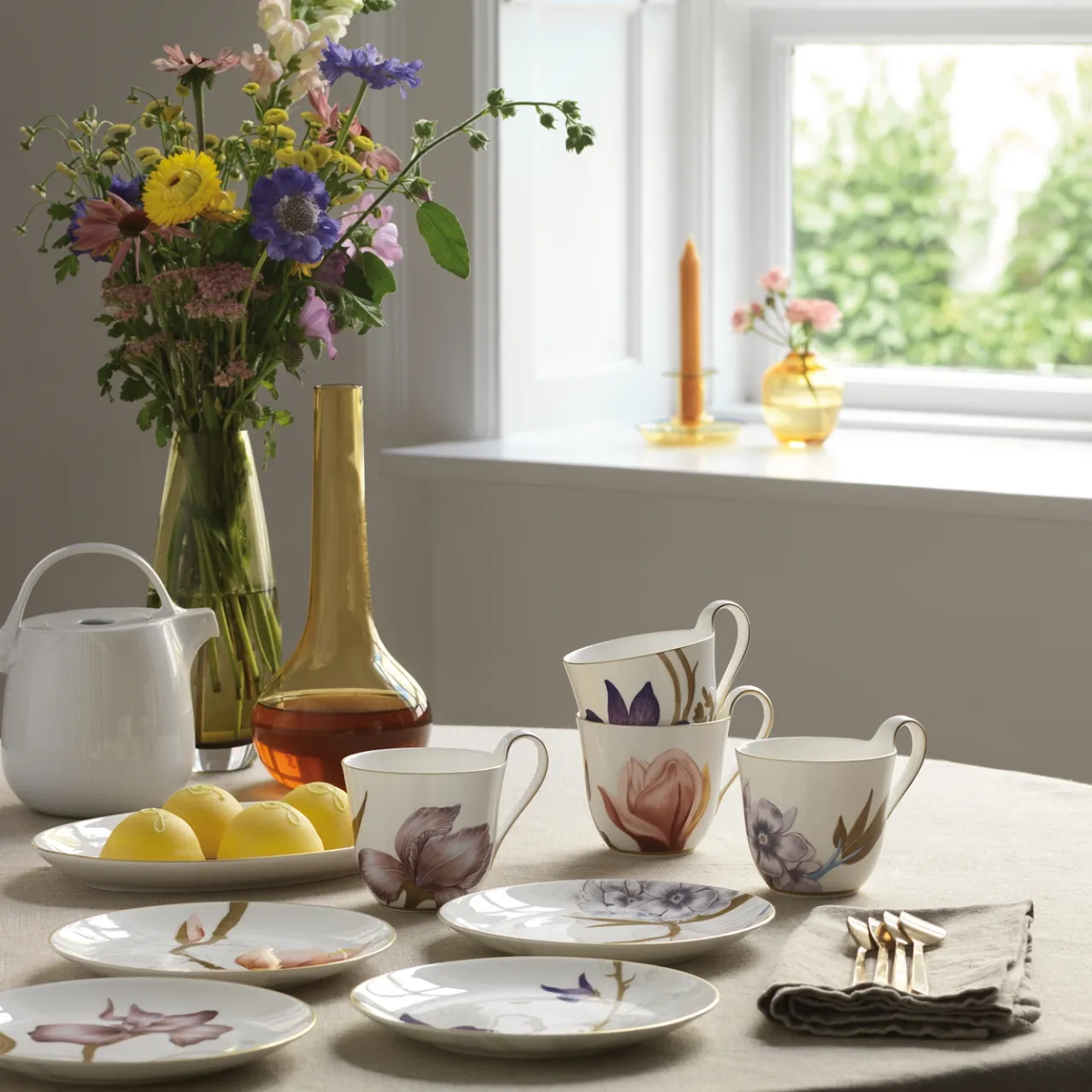 Flora High Handle Cup, Magnolia, 33 cl