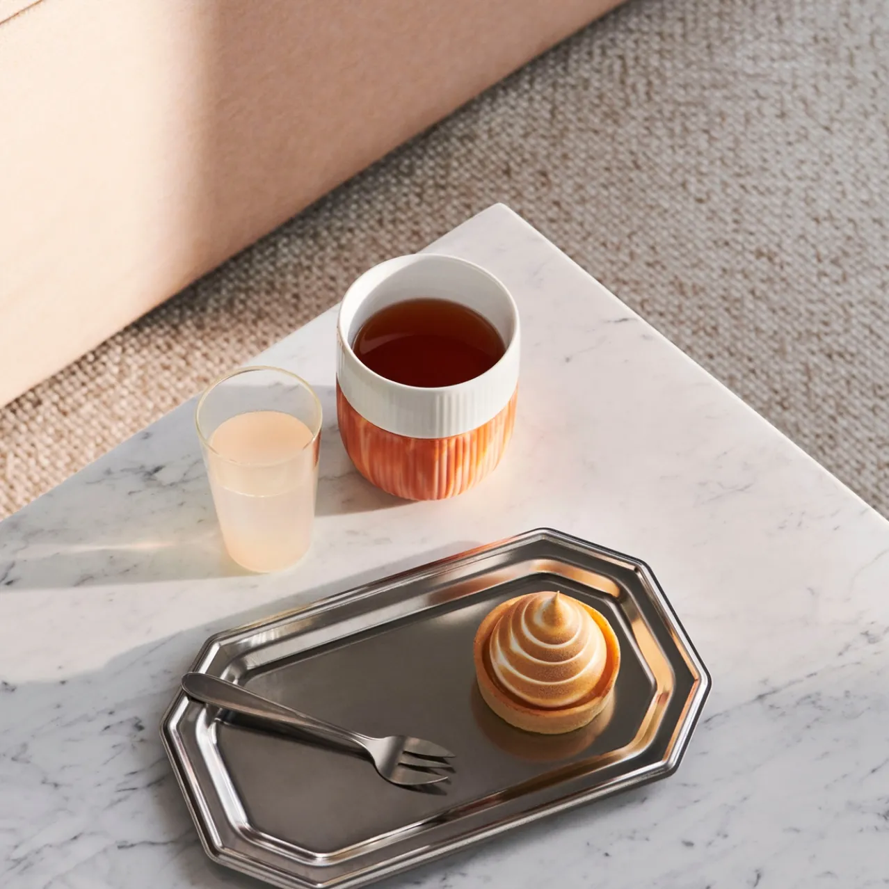 Fluted Contrast Marble Mug, Warm Ochre, 35 cl