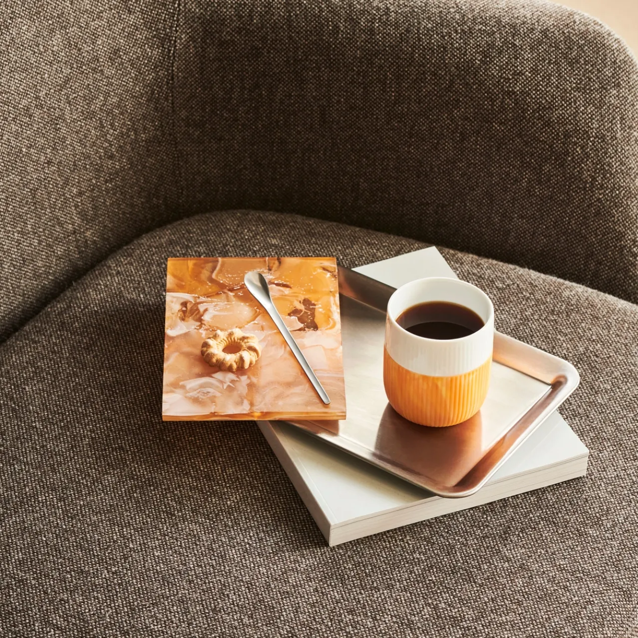 Fluted Contrast Marble Mug, Fiery Yellow, 35 cl