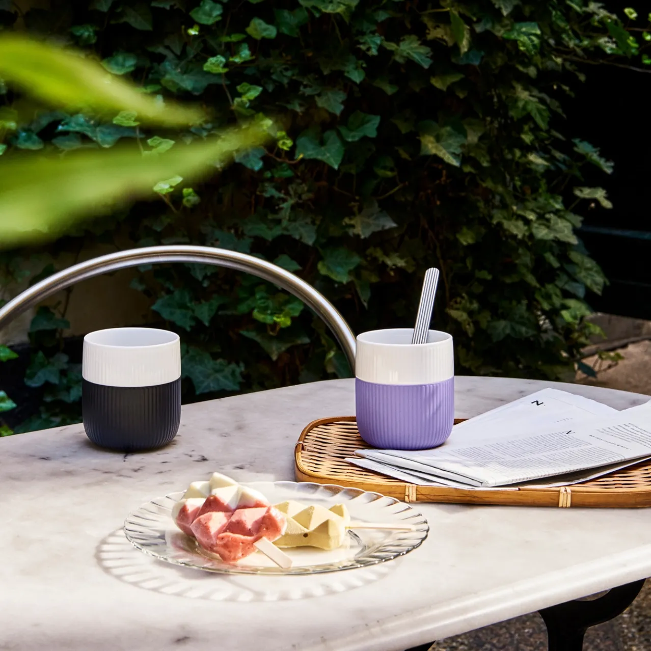 Fluted Contrast Mug, Jet, 35 cl