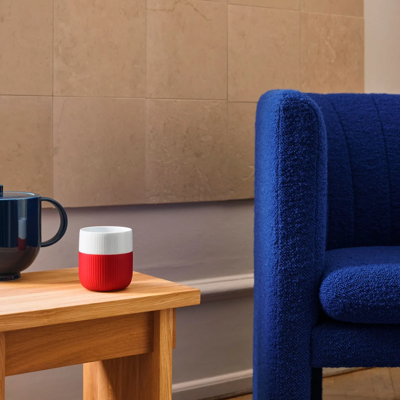 Fluted Contrast Mug, Crimson, 35 cl