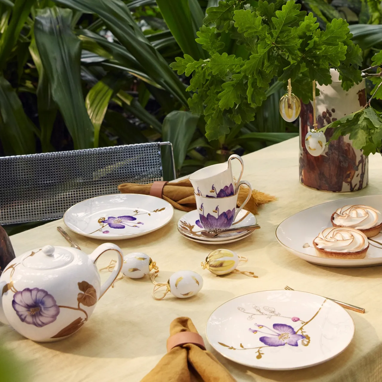 Spring Collection Egg 2025, Oriole Feathers, 6 cm, 2 pcs