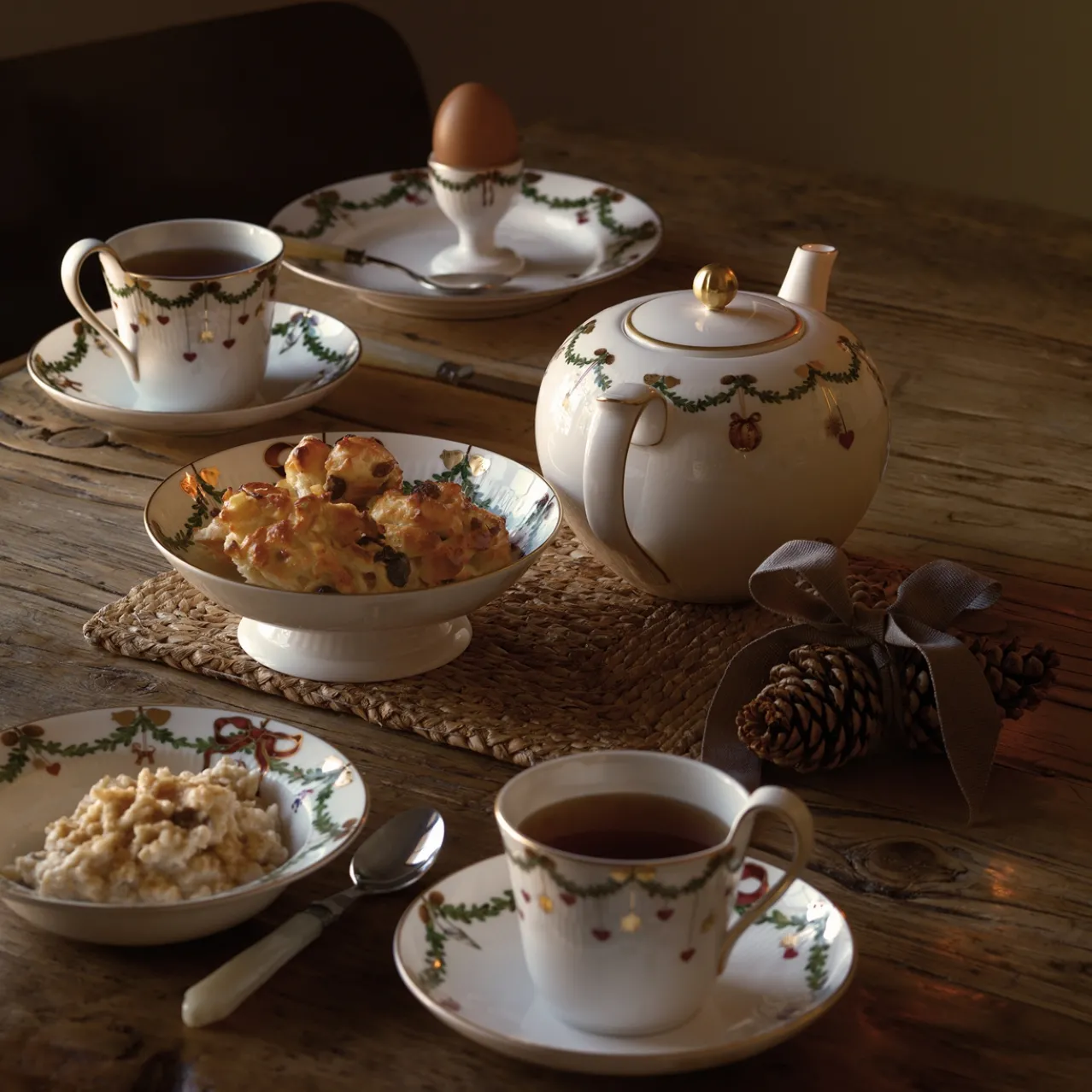 Star Fluted Christmas Teapot, 140 cl