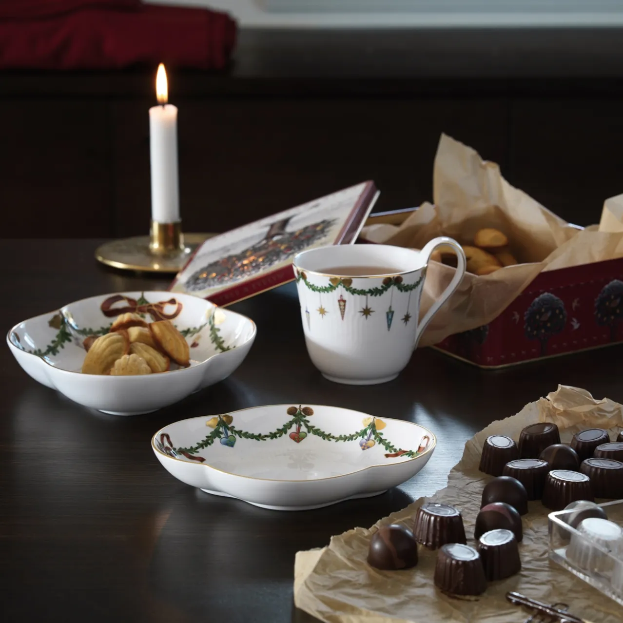 Star Fluted Christmas Dish, 22 cm