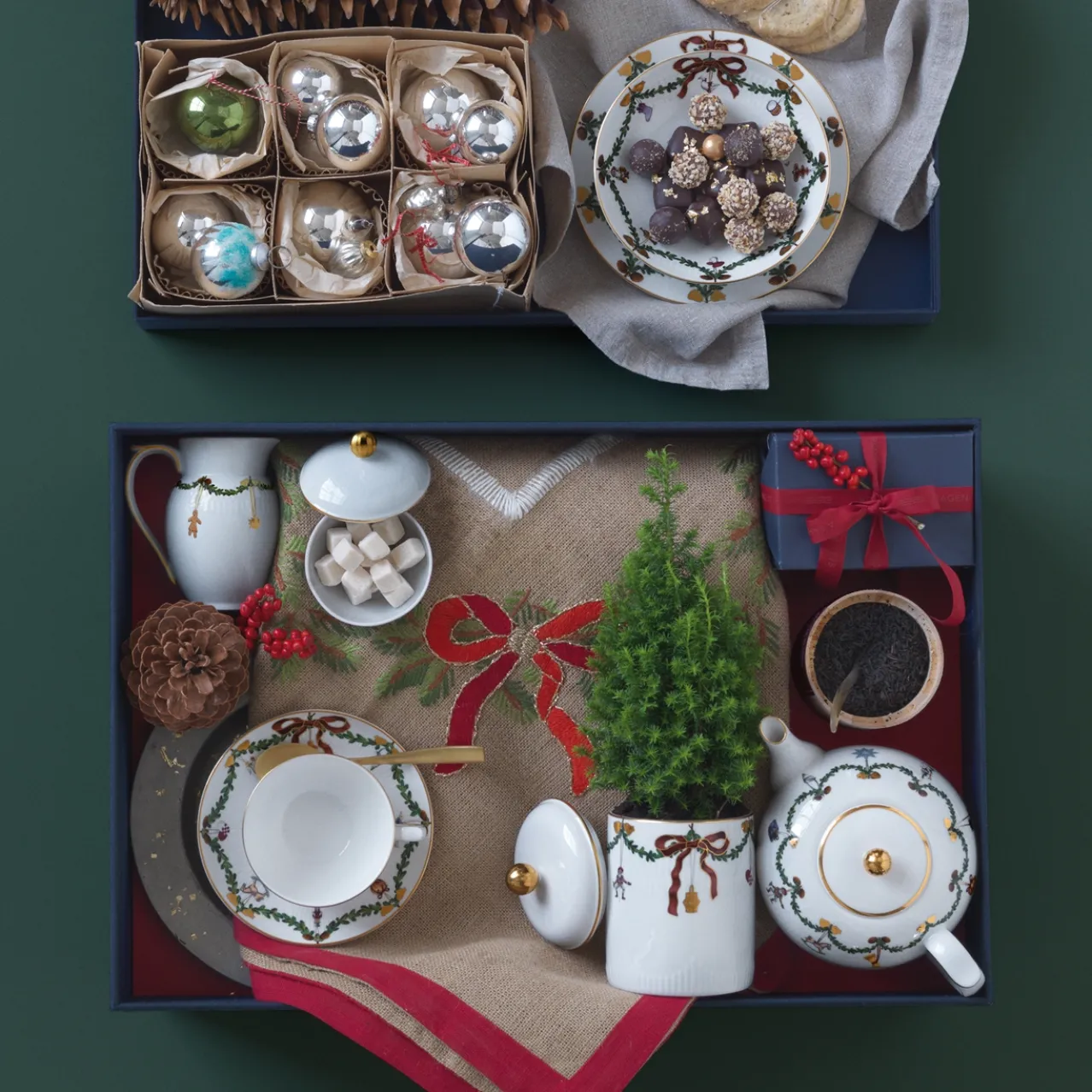 Star Fluted Christmas Milk Jug, 39 cl