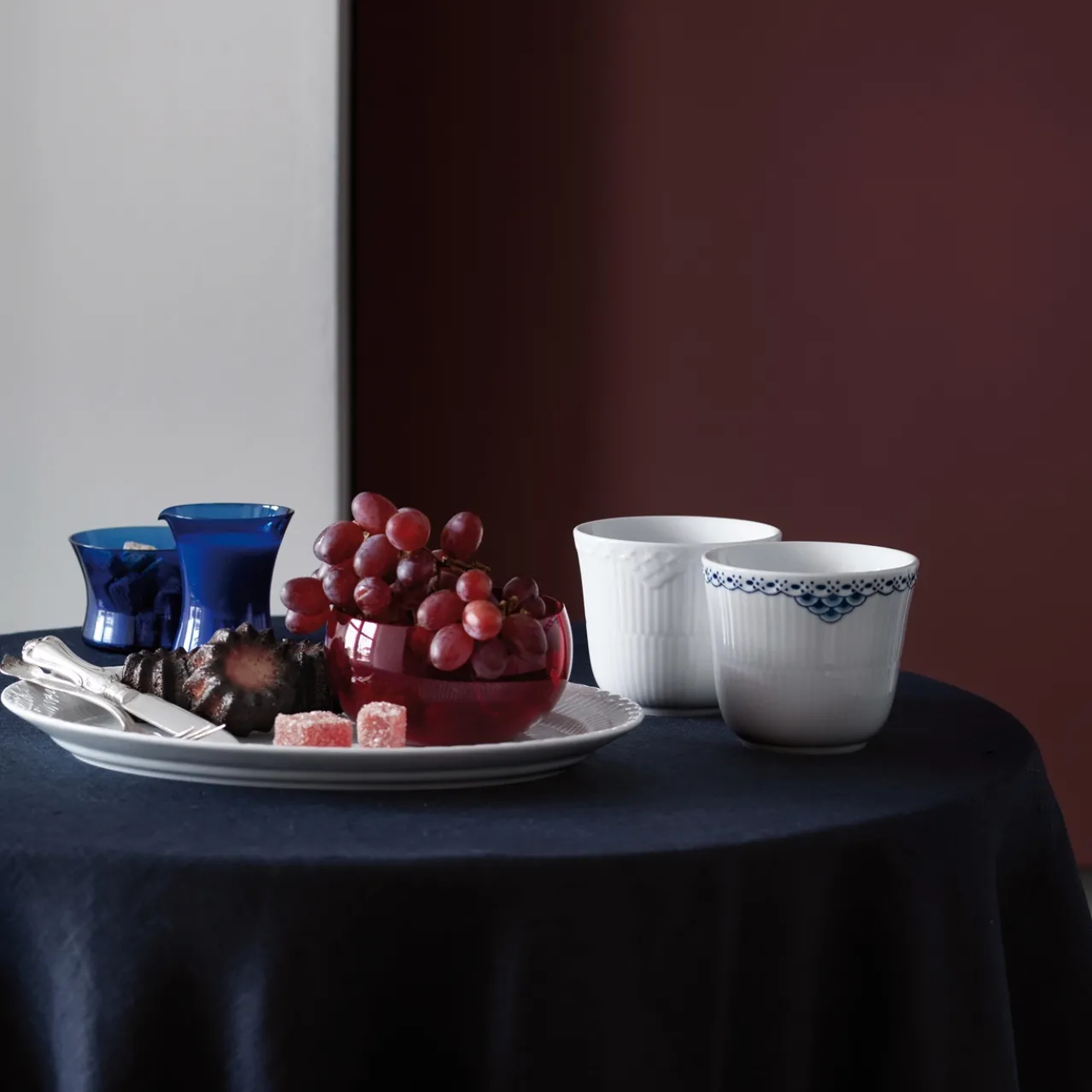 White Fluted Half Lace Thermal Mug, 26 cl